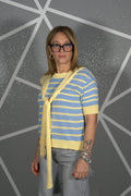 Maglione giallo e azzurro